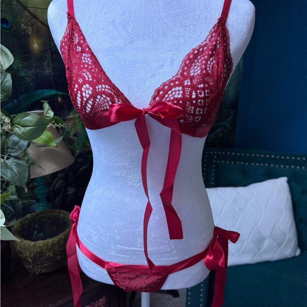 Elegant Red Lace Lingerie Set